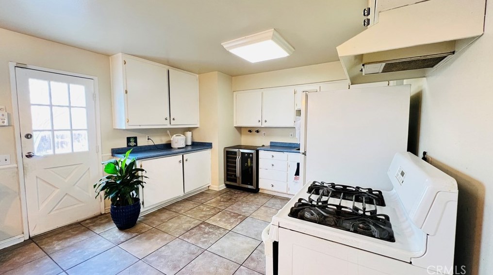 10029 Nancy Ave, Beaumont CA  92223-4122 exterior