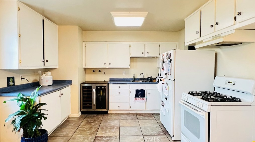 10029 Nancy Ave, Beaumont CA  92223-4122 exterior