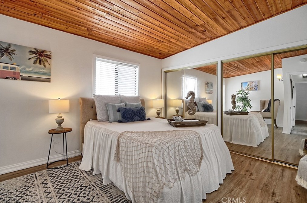 320 Sunset Dr, Oxnard CA 93035-4478 exterior