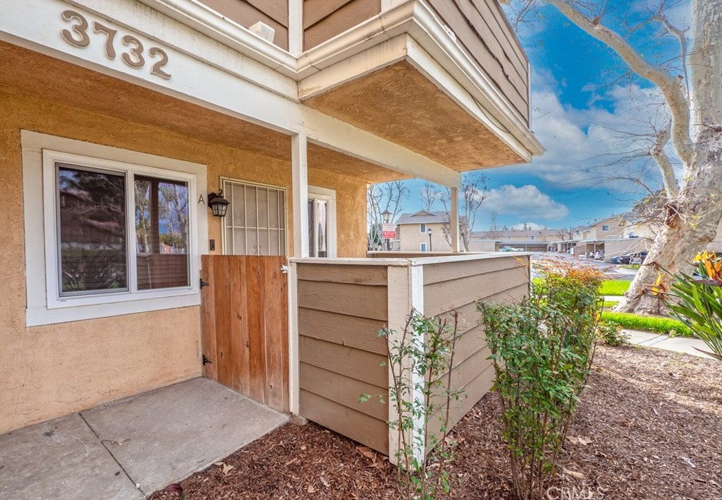 3732 Oak Creek Dr, Ontario, CA 91761-0180