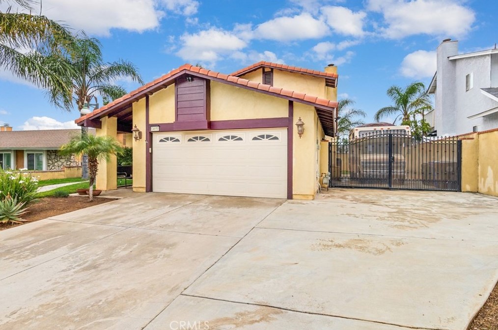 14650 Glenoak Pl, Fontana, CA 92337