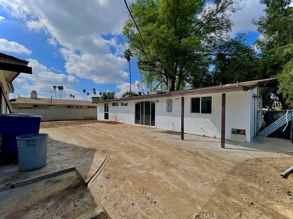 6810 El Cajon Dr, Riverside CA  92504-2006 exterior