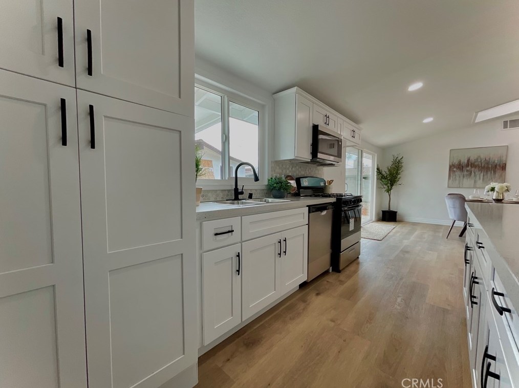 6810 El Cajon Dr, Riverside CA  92504-2006 exterior