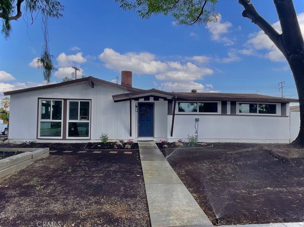 6810 El Cajon Dr, Riverside CA  92504-2006 exterior