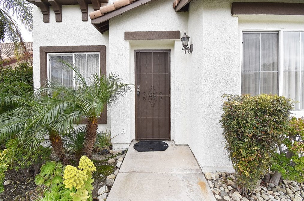 7042 Whitewood Dr, Fontana, CA 92336-5027
