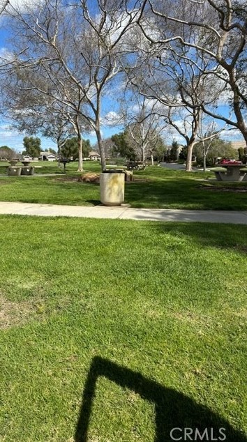 811 Inverlochy Dr, Fallbrook CA  92028-4498 exterior
