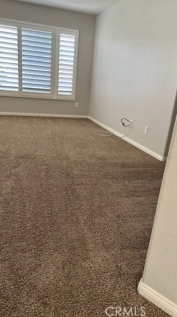 811 Inverlochy Dr, Fallbrook CA  92028-4498 exterior