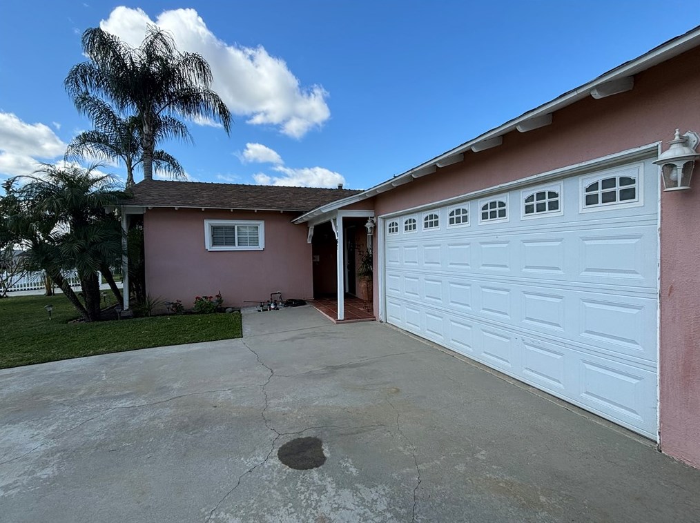 1061 W Greenhaven St, Covina, CA 91722