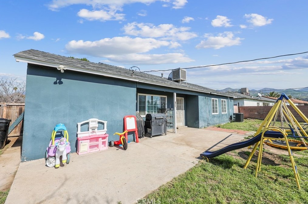 1249 33rd St, San Bernardino CA  92404-2603 exterior