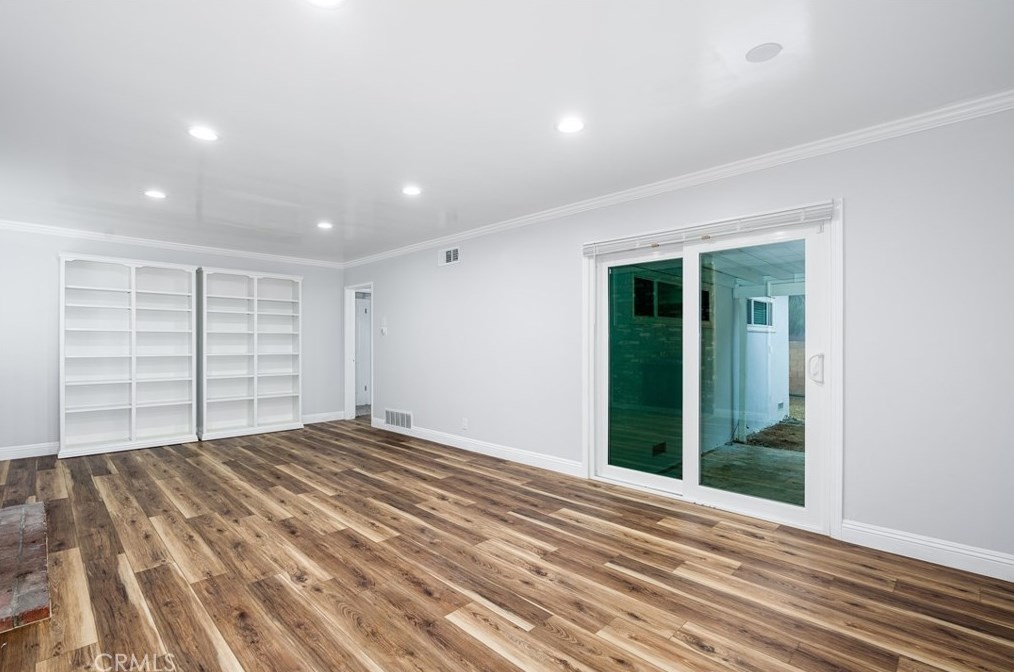 2487 W 7th St, San Bernardino, CA 92410