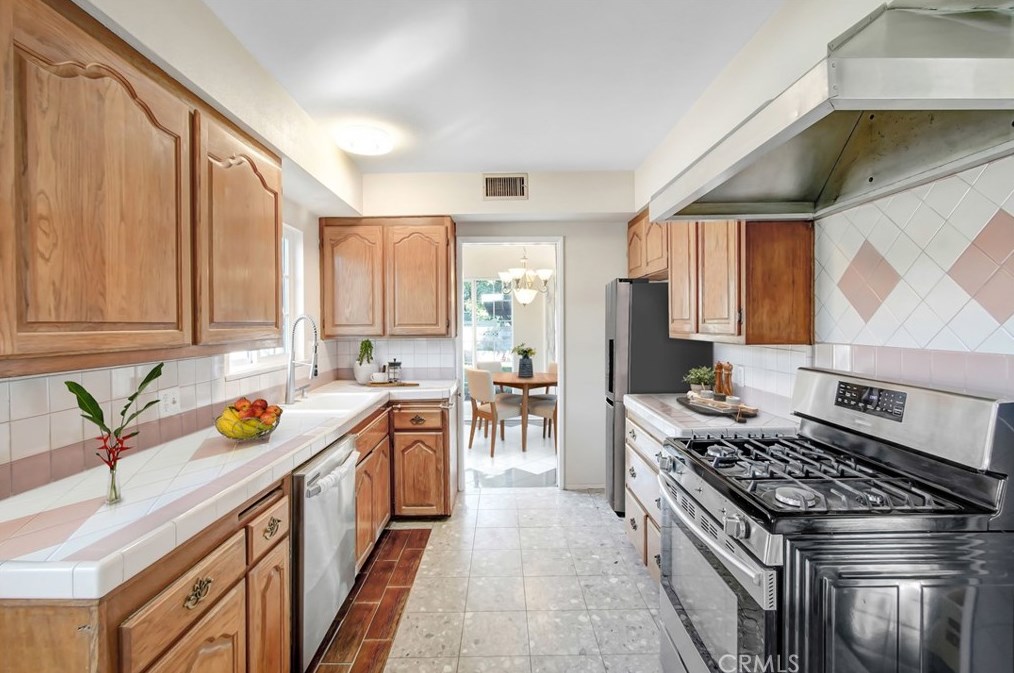 348 39th St, San Bernardino CA  92404-1742 exterior