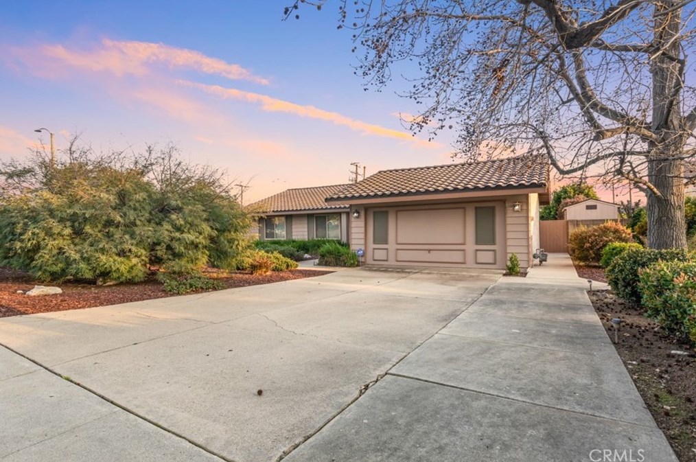810 Pepperdine Ln, Claremont, CA 91711
