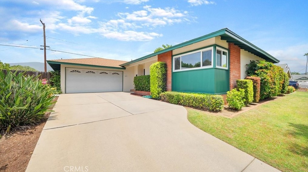 421 W Larkspur Ln, Glendora, CA 91740