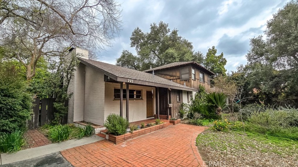 721 W 7th St, Claremont, CA 91711