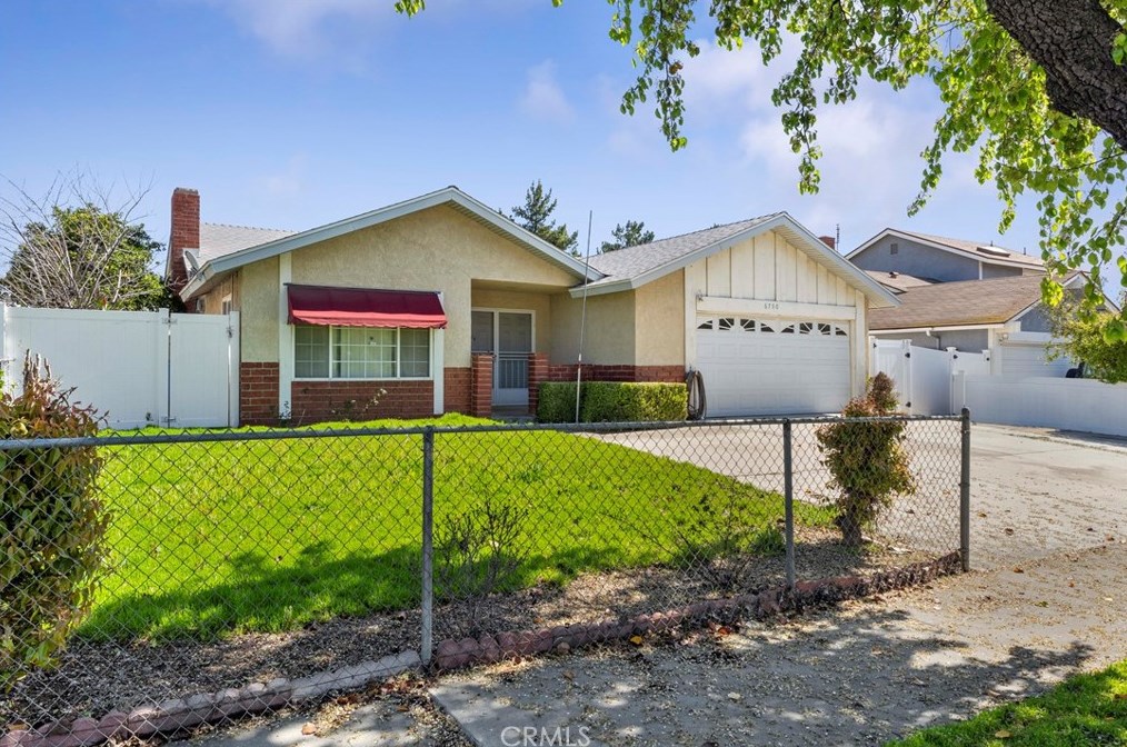 6790 Dorinda Dr, Riverside, CA 92503-1155