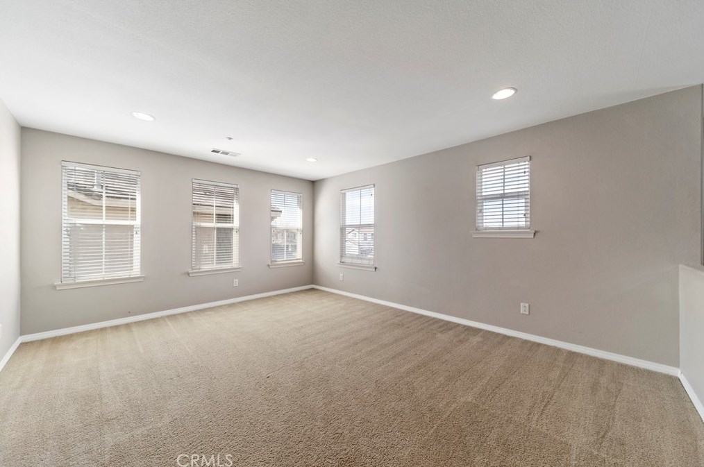 5055 Glenwood Ave, Fontana CA  92336-0765 exterior