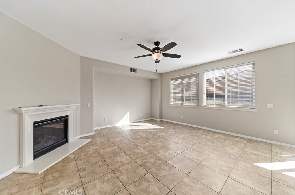 5055 Glenwood Ave, Fontana CA  92336-0765 exterior