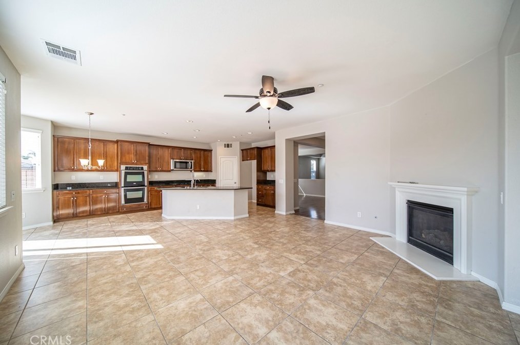 5055 Glenwood Ave, Fontana CA  92336-0765 exterior