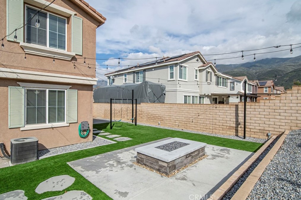 5055 Glenwood Ave, Fontana CA  92336-0765 exterior