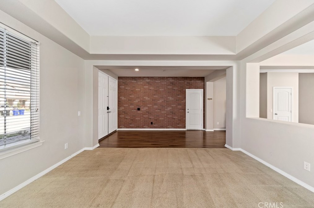 5055 Glenwood Ave, Fontana CA  92336-0765 exterior