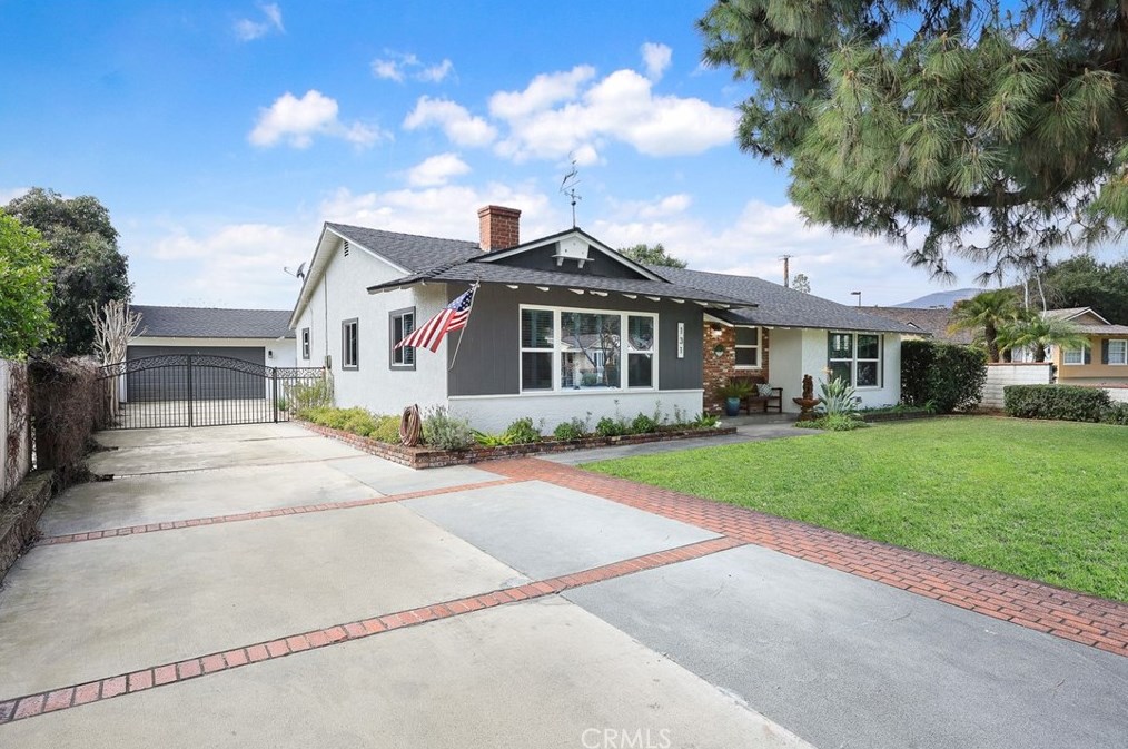131 Gordon Ave, Glendora, CA 91741-3824