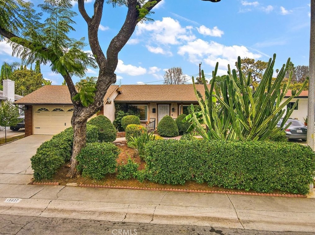 13837 Sunrise Dr, Whittier, CA 90602