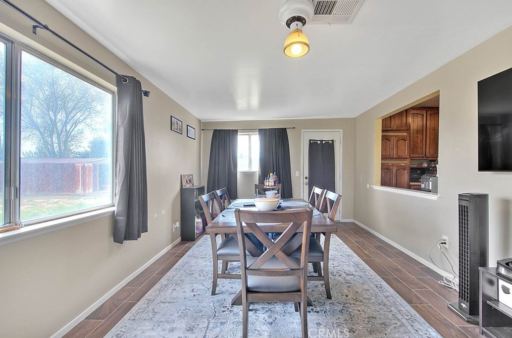 10355 Victor Ave, Hesperia CA  92345-2723 exterior