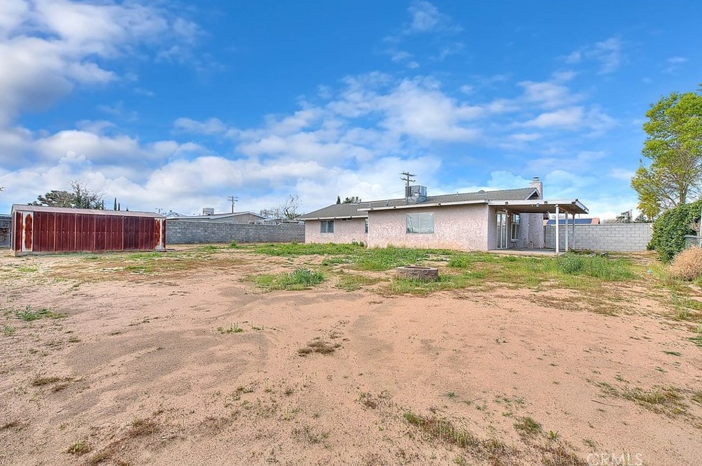 10355 Victor Ave, Hesperia CA  92345-2723 exterior