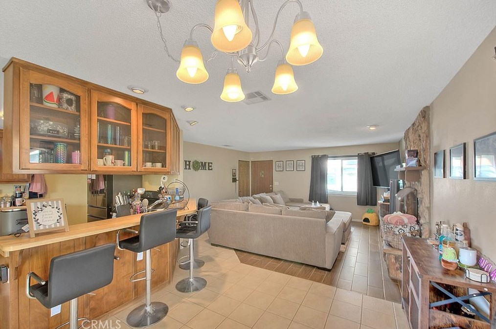 10355 Victor Ave, Hesperia CA  92345-2723 exterior