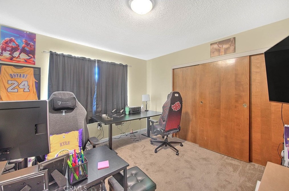 10355 Victor Ave, Hesperia CA  92345-2723 exterior