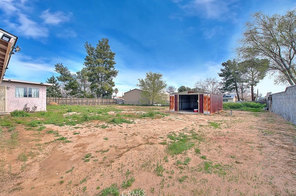 10355 Victor Ave, Hesperia CA  92345-2723 exterior