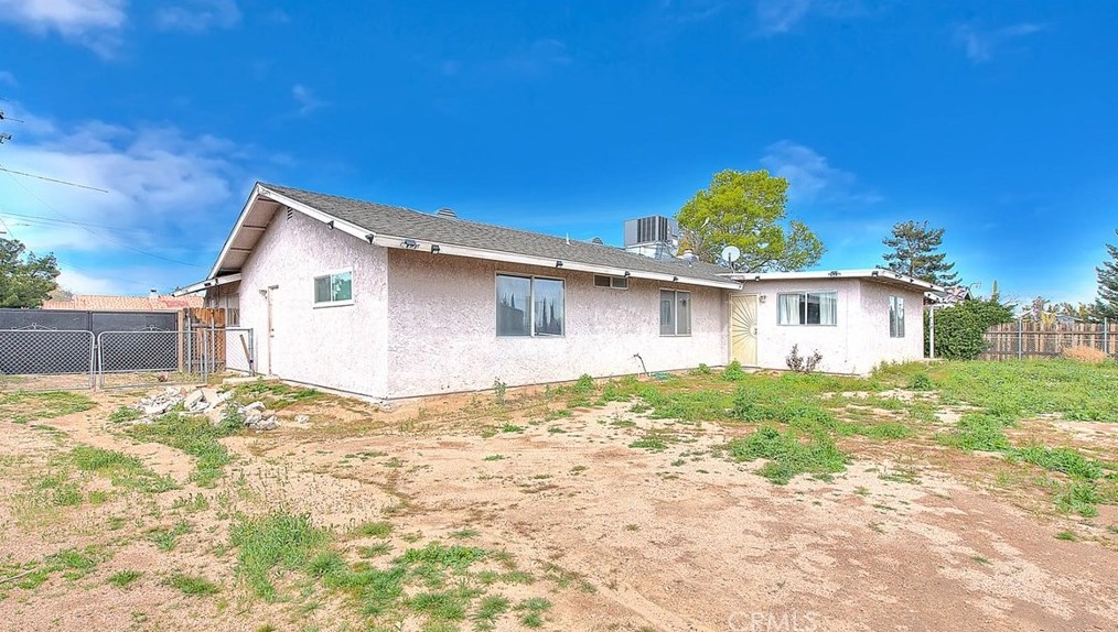 10355 Victor Ave, Hesperia CA  92345-2723 exterior