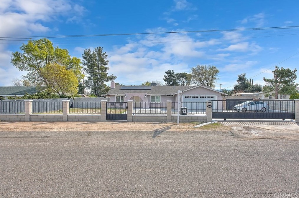 10355 Victor Ave, Hesperia CA  92345-2723 exterior