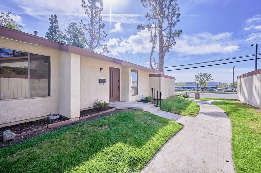 1411 W 7th St, Upland, CA 91786