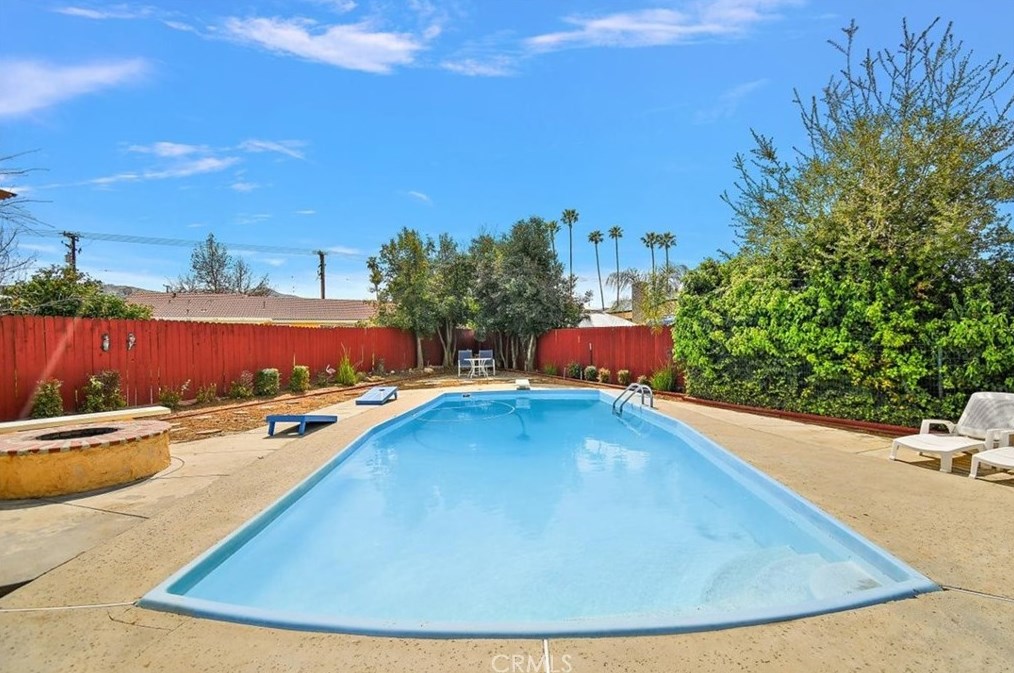 27195 Orangemont Way, Hemet CA  92544-8308 exterior