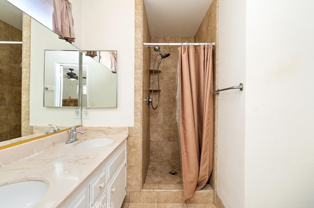 27195 Orangemont Way, Hemet CA  92544-8308 exterior
