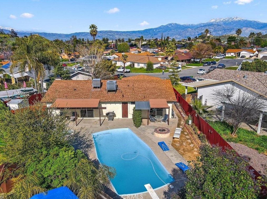 27195 Orangemont Way, Hemet CA  92544-8308 exterior