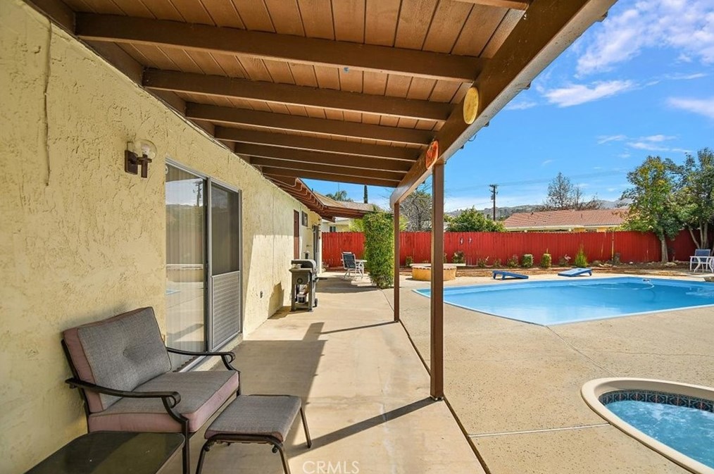 27195 Orangemont Way, Hemet CA  92544-8308 exterior