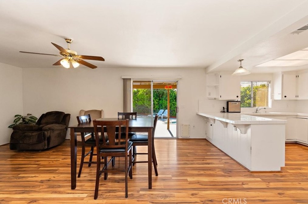 27195 Orangemont Way, Hemet CA  92544-8308 exterior