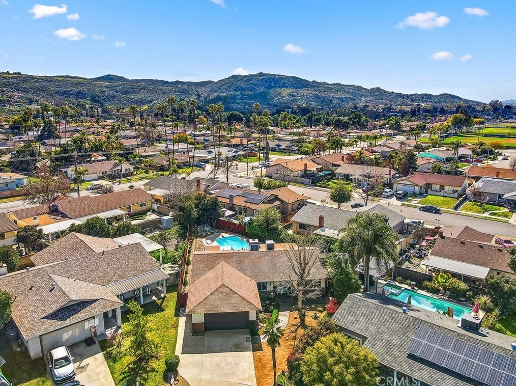 27195 Orangemont Way, Hemet CA  92544-8308 exterior