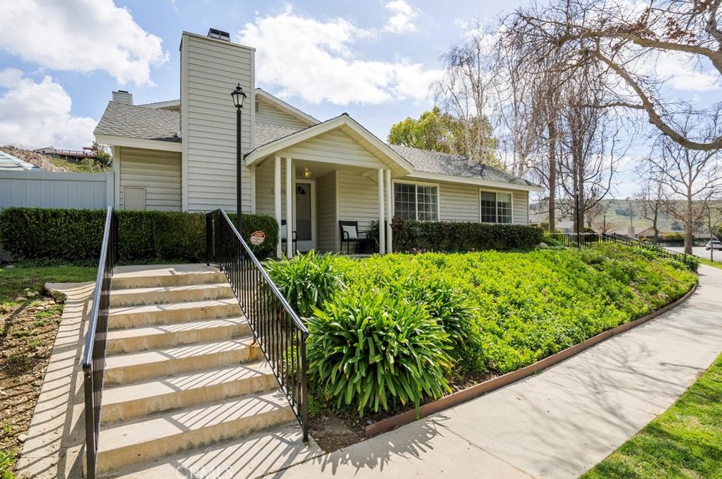 26240 Alizia Canyon Dr, Calabasas, CA 91302