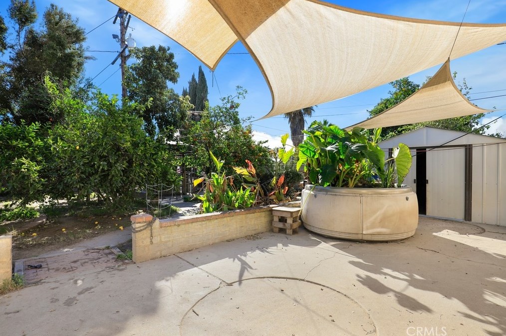 2895 Serrano Rd, San Bernardino CA  92405-3050 exterior