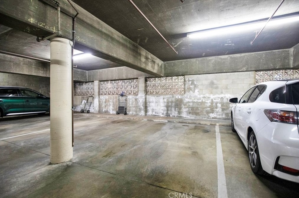 836 Bundy Dr, Los Angeles CA  90049-5259 exterior