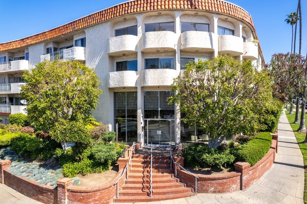 836 S Bundy Dr #408, Los Angeles, CA 90049