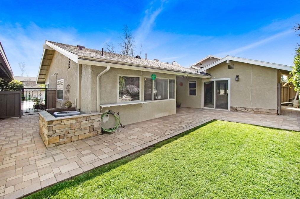 681 Windham Dr, Claremont CA  91711-3551 exterior