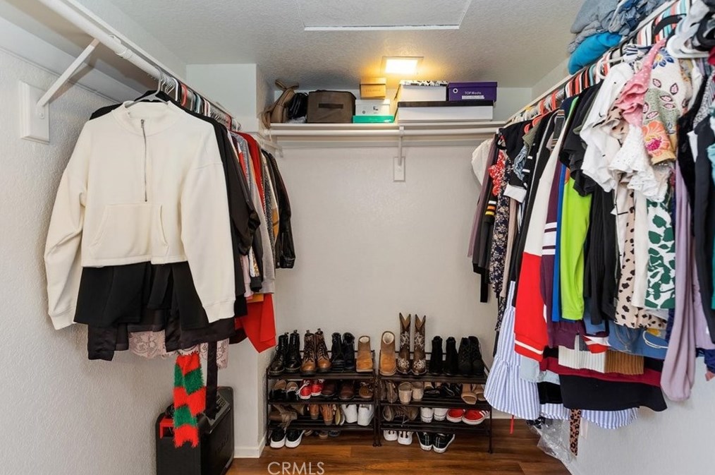 24371 Old Country Rd, Moreno Valley CA  92557-4008 exterior