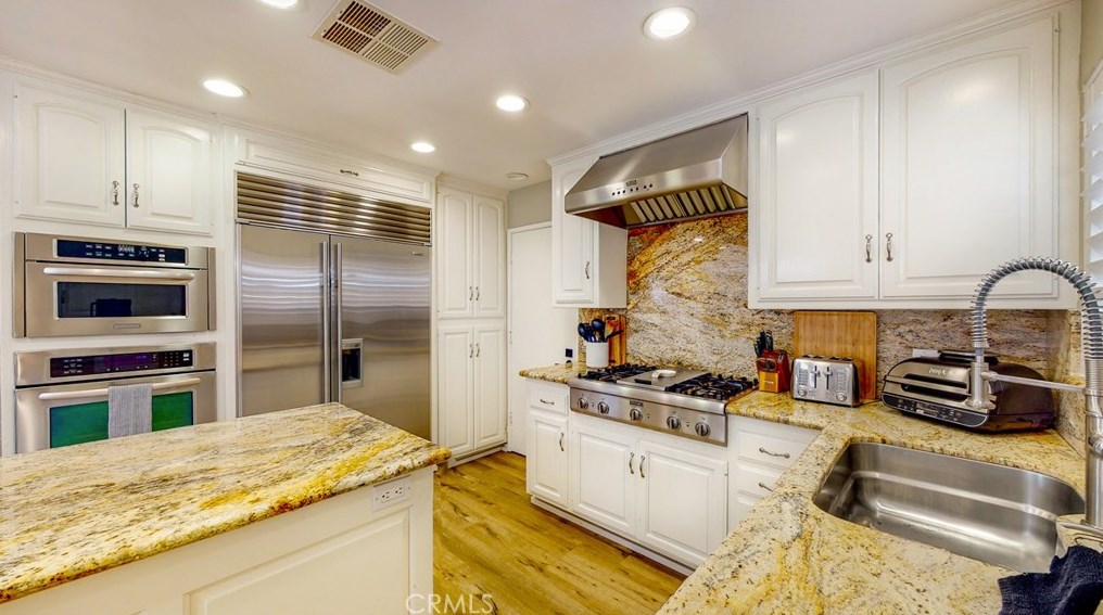 1358 Edgefield St, Upland CA  91786-3444 exterior