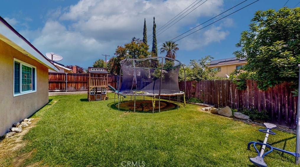 1358 Edgefield St, Upland CA  91786-3444 exterior