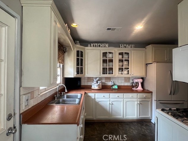 3344 Sierra Way, San Bernardino CA  92405-2546 exterior