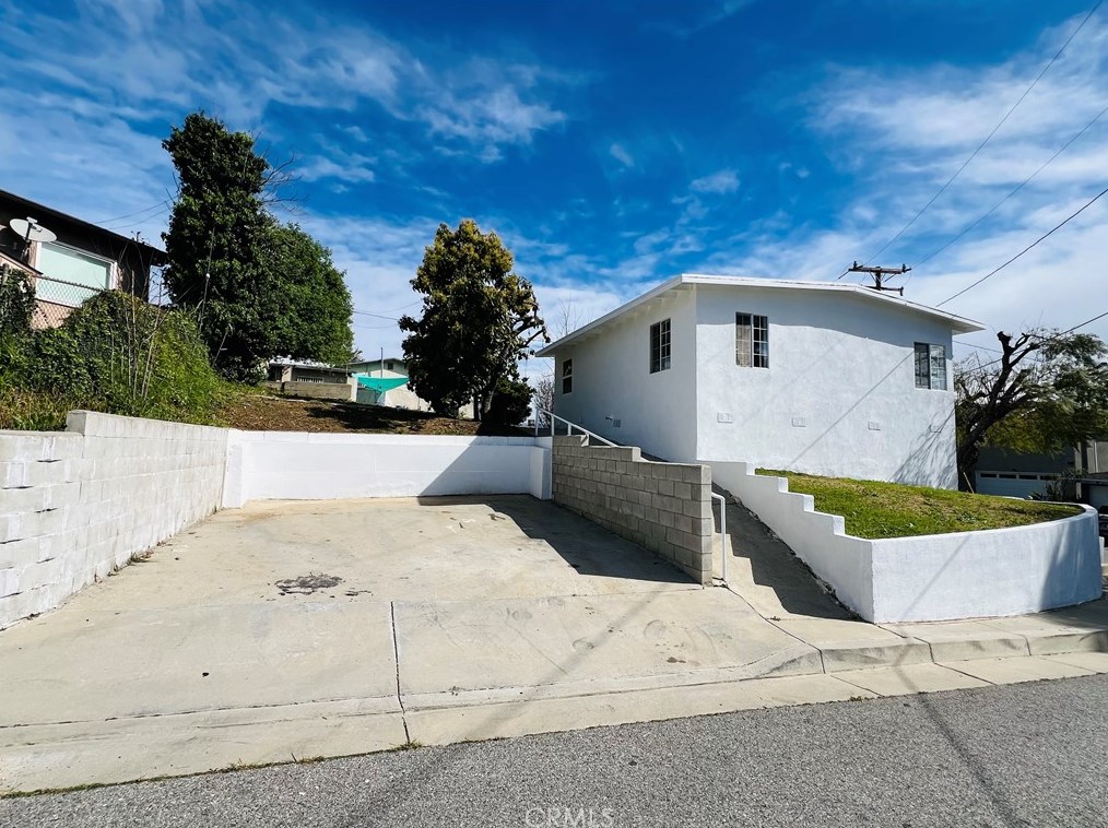 3941 Dwiggins St, Los Angeles CA  90063-1715 exterior